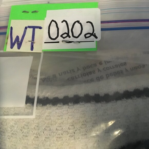 Maurices Sweater Women Size L White with Black Stripe V neck Ruffle Hemline - Picture 13 of 13